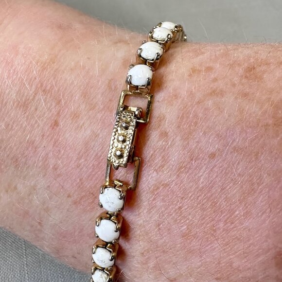 Vintage White Cabochon Bracelet with Ball Pendant - Picture 3 of 10